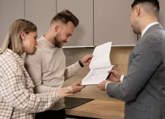 Jak sprawdzić wiarygodność dewelopera przed podpisaniem umowy 355-jak-sprawdzic-wiarygodnosc-dewelopera-przed-podpisaniem-umow.webp