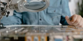 Jak znaleźć sprawdzonych dostawców podzespołów elektronicznych 404-jak-znalezc-sprawdzonych-dostawcow-podzespolow-elektroniczny.webp