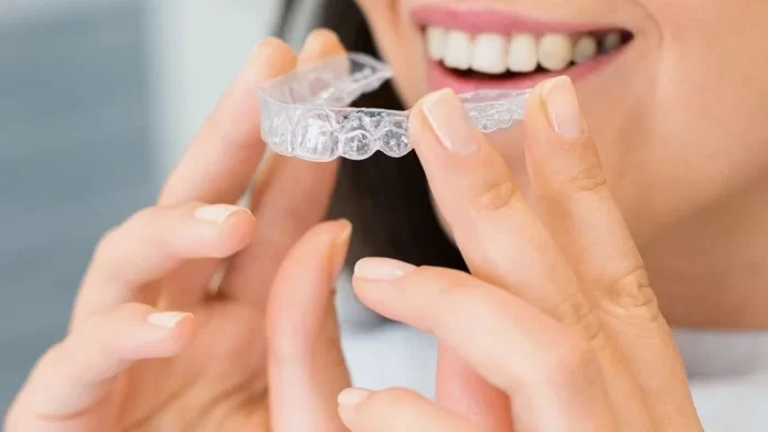 piotrowscybejnarowicz.pl - 004-na-czym-polega-leczenie-zebow-systemem-invisalign-najczestsz.webp